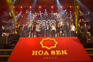 LẦN ĐẦU TIÊN: TÔN, ỐNG NHỰA VÀ ỐNG KẼM HOA SEN ĐƯỢC LẤY RA TỪ MÀN HÌNH LED!