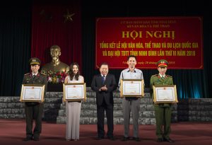 NEWDAY MEDIA VÀ ĐẠO DIỄN LÊ HẢI YẾN VINH DỰ NHẬN BẰNG KHEN CỦA UBND TỈNH NINH BÌNH