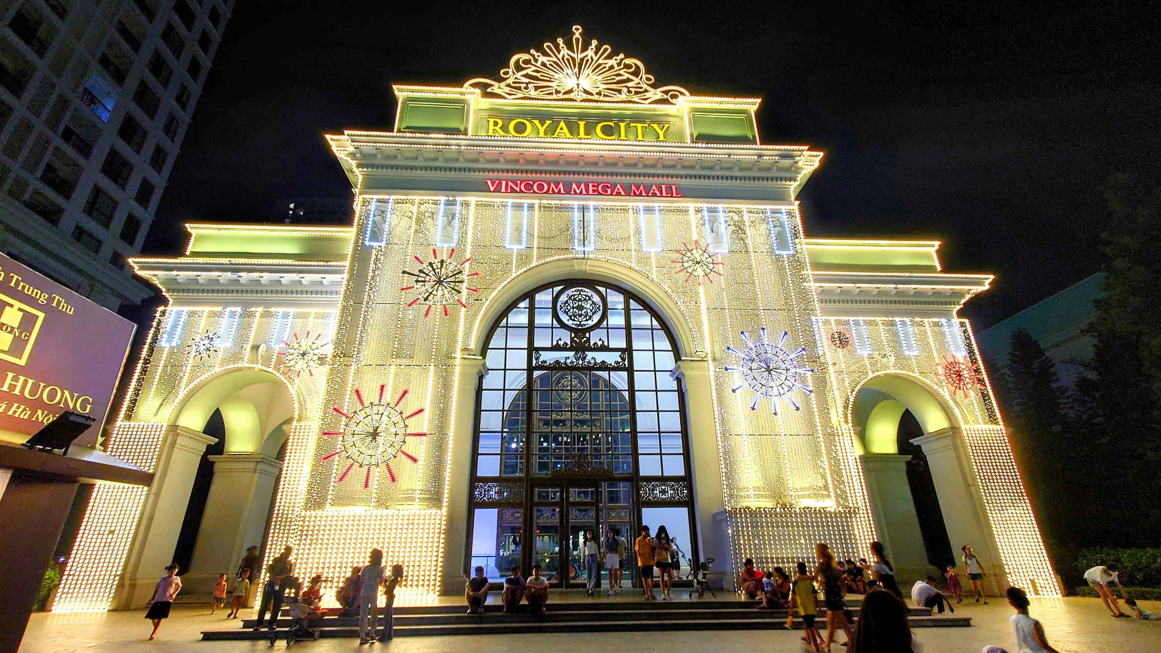 Vincom Mega Mall Royal City có diện tích tổng cộng lên đến 3.000 mét vuông