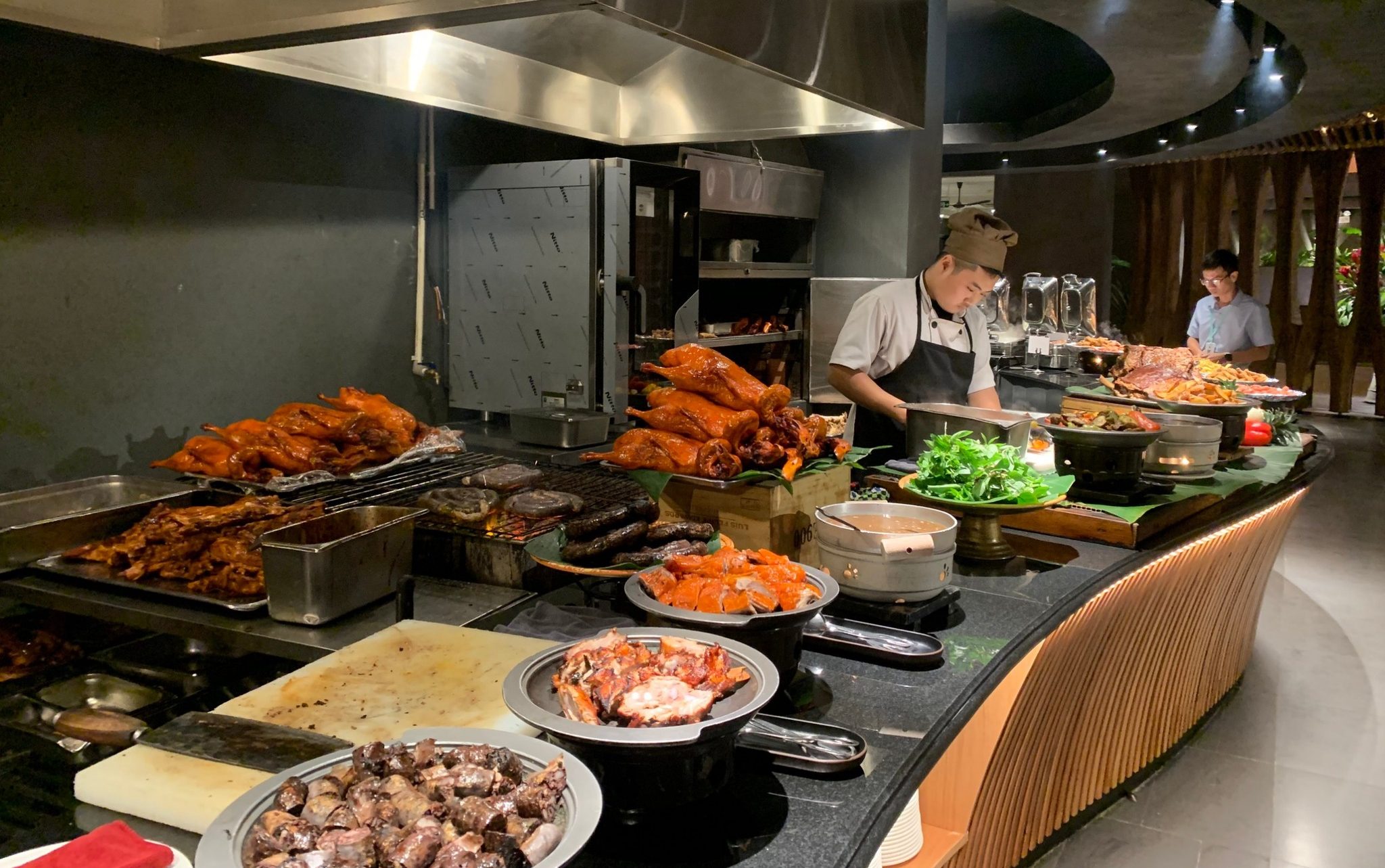 Khu vực Buffet Quốc tế tại nhà hàng Sen Tây Hồ