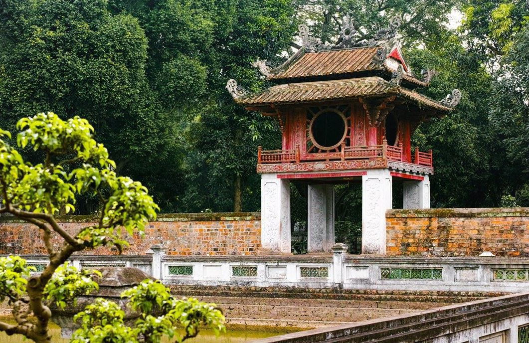Không gian xanh mát tại Văn Miếu Quốc Tử Giám