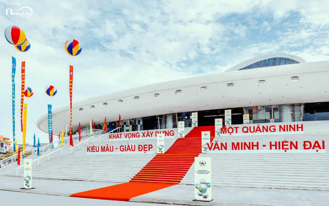 Triển lãm 60 năm tỉnh Quảng Ninh thu hút đông đảo người dân trong tỉnh 
