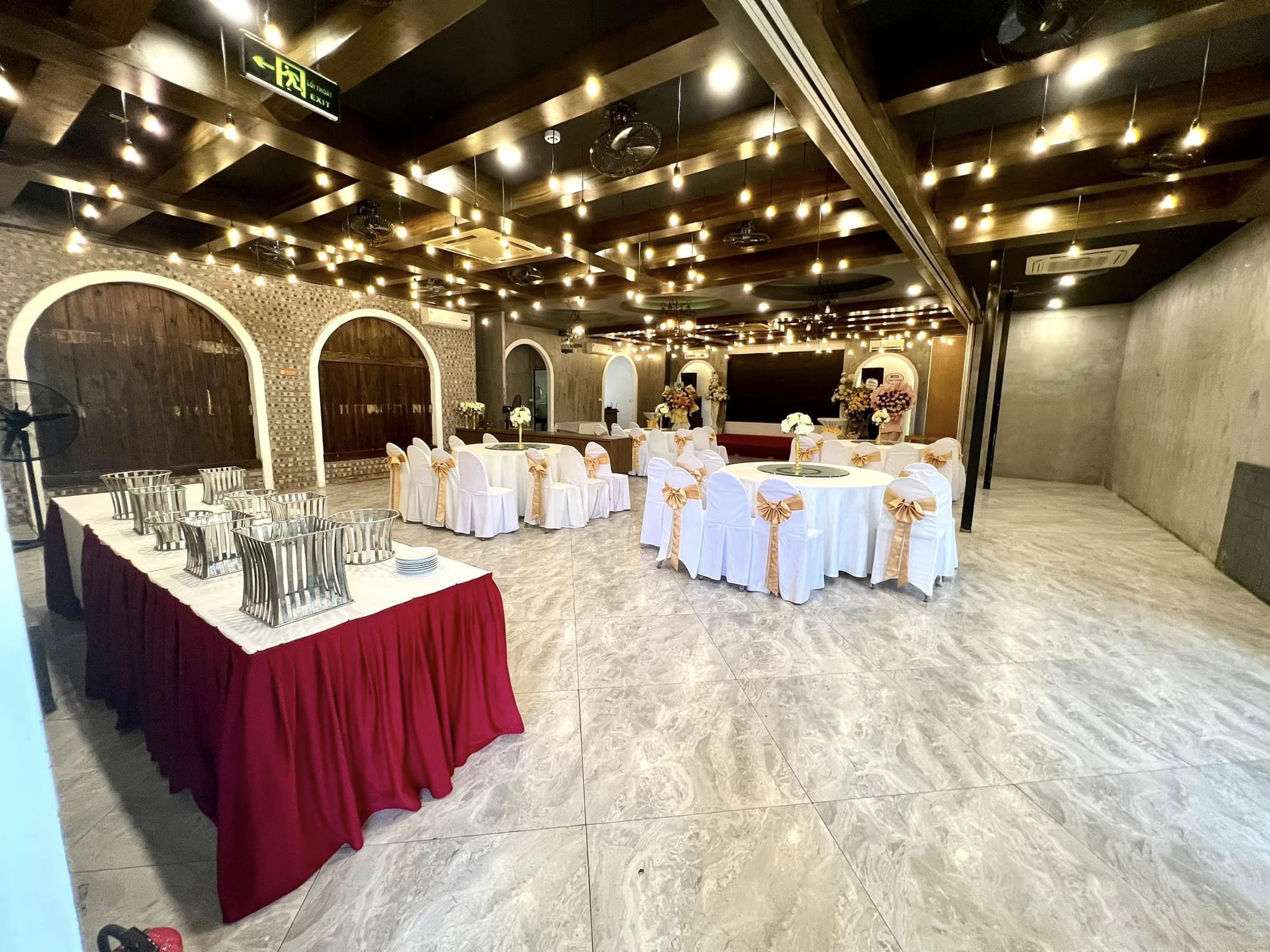 Khách sạn AQUARIA