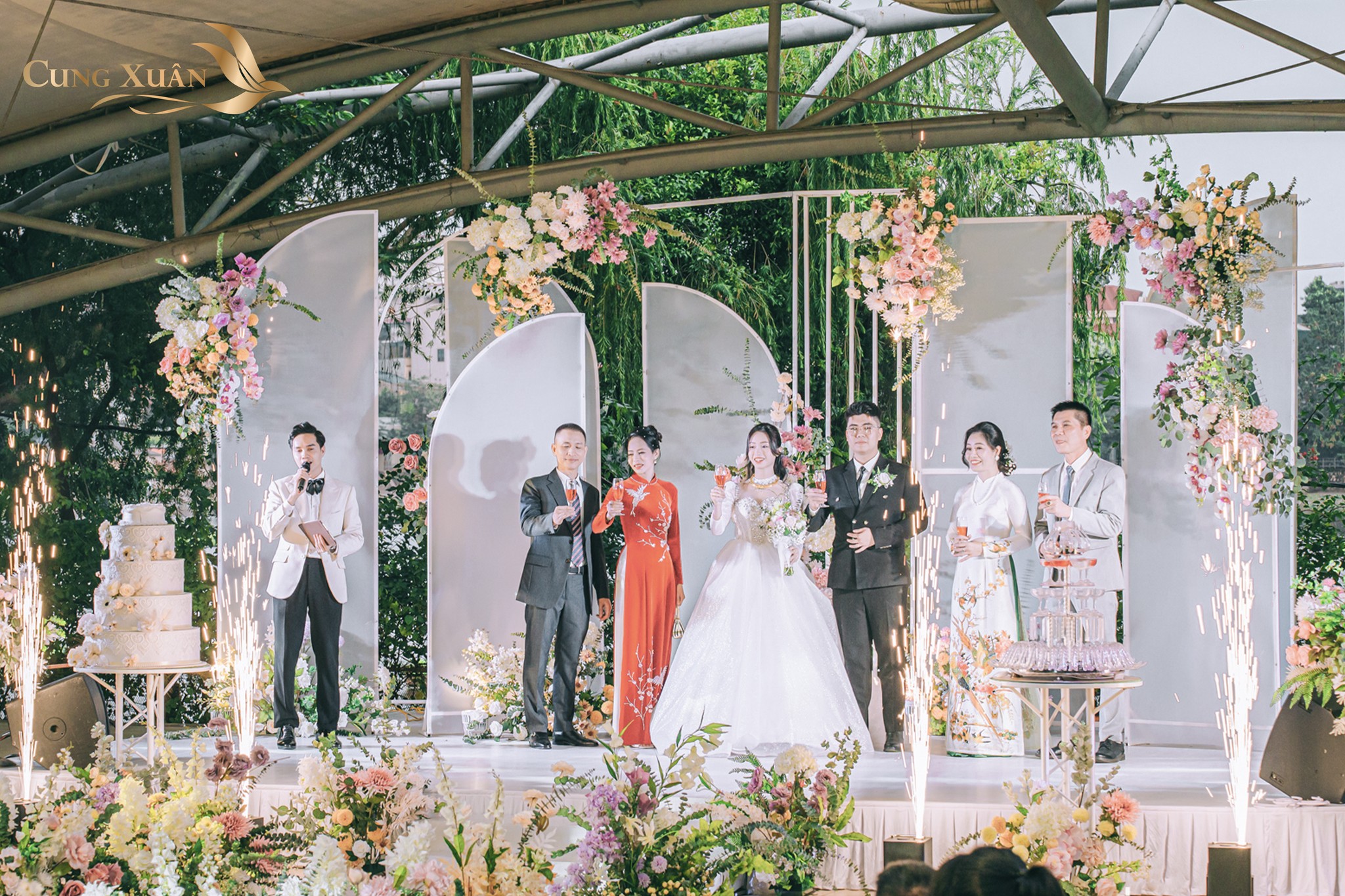 Tiệc cưới tại Cung Xuân