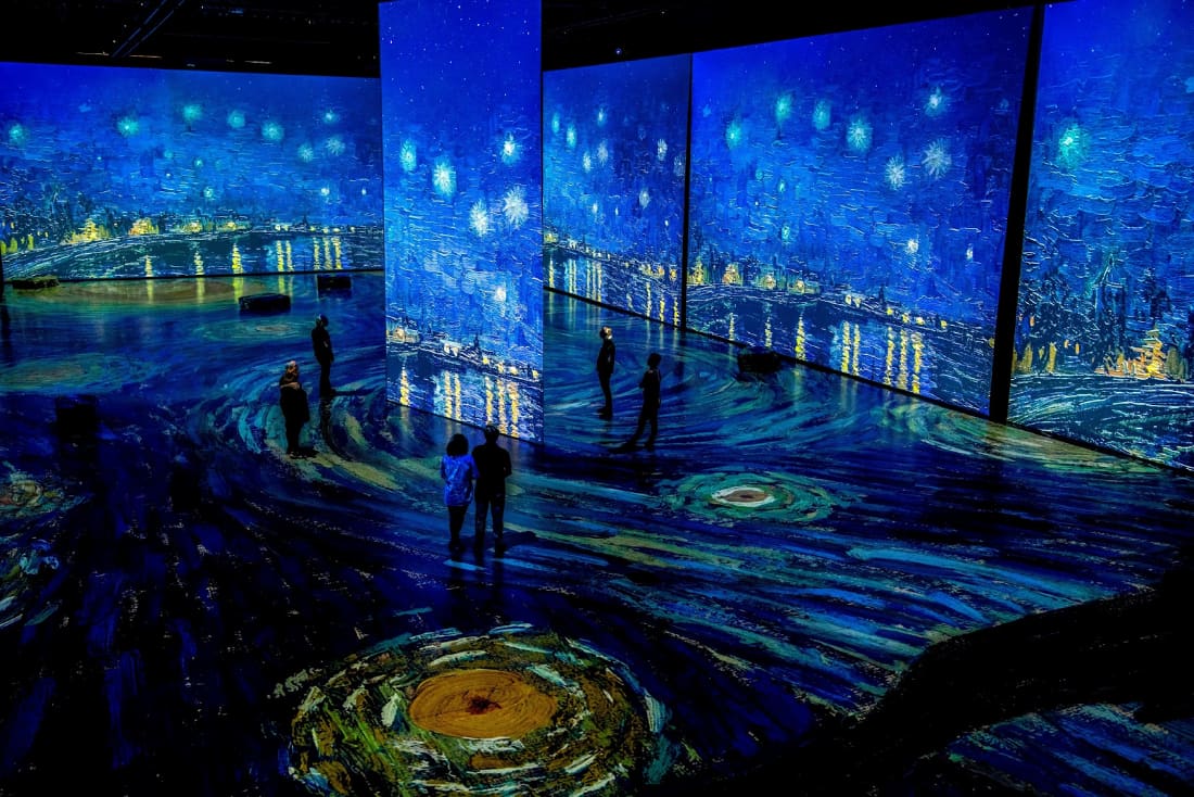 TRIỂN LÃM ĐA GIÁC QUAN "VAN GOGH ALIVE"