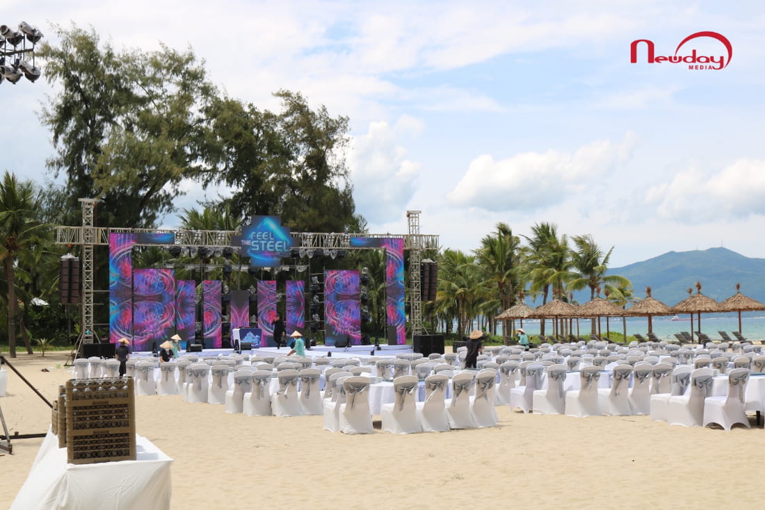 Welcome Party, "Feel The Steel" do Newday Media thực hiện